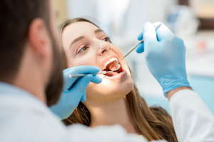 quels-traitements-lourds-necessitent-un-bilan-dentaire-prealable-dentiste-roissy-en-brie