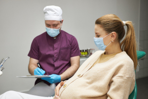 traitement-orthodontique-pendant-la-grossesse-3-precautions-dentiste-roissy-en-brie