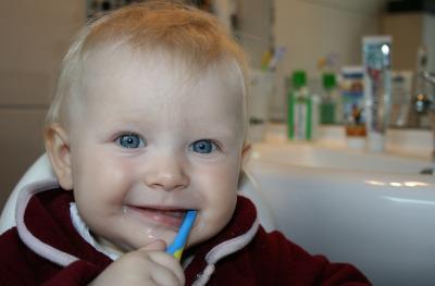 Brossage des dents des enfants conseillé par votre dentiste à Roissy-en-Brie